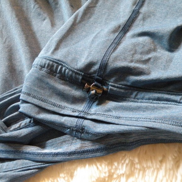 lululemon tank top built in bra  blue - Picture 2 of 5